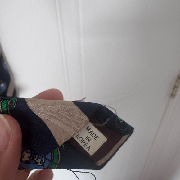 Navy and Beige Patterned Tie - Picture 4 of 5